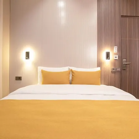 Aparthotel Vesta *